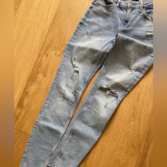 ZARA High Waist Distressed Jeans - Picture 1 of 11